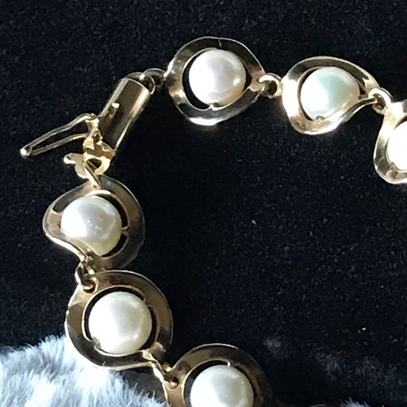 14K Gold and Pearl Bracelet Handmade 7” - Picture 4 of 8